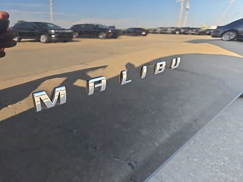 Used 2022 Chevrolet Malibu LS image 19