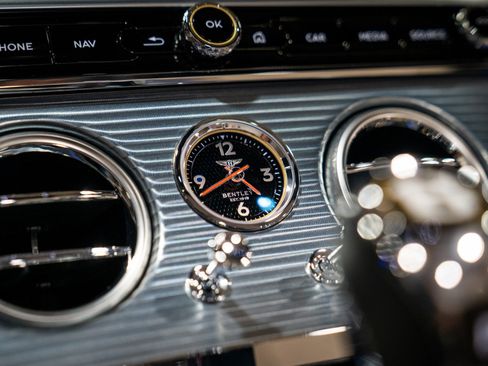 Used 2020 Bentley Continental GT V8 image 33