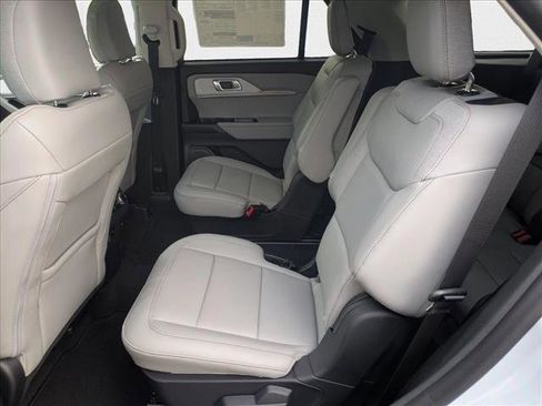 New 2025 Ford Explorer Active w/ Active Comfort Package image 15