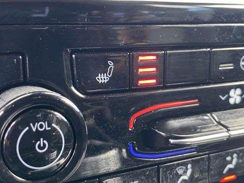 Used 2023 Jeep Grand Cherokee L Limited image 18