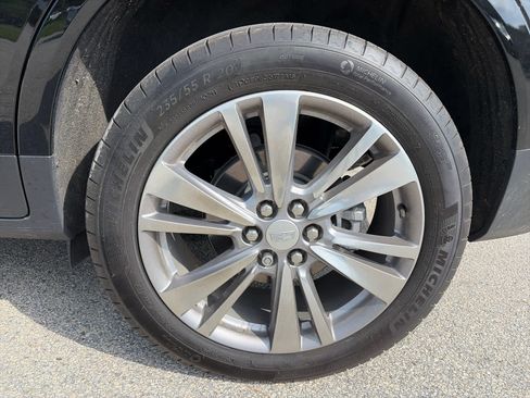 Certified 2024 Cadillac XT5 Premium Luxury AWD/4WD image 7