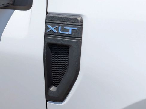 Used 2022 Ford Maverick XLT FWD image 15