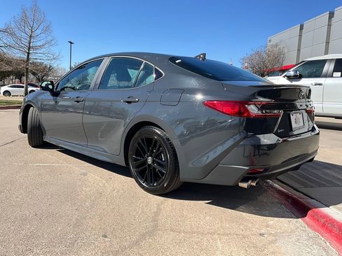 Used 2025 Toyota Camry SE image 8