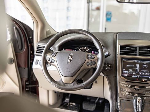 Used 2012 Lincoln MKX FWD image 35