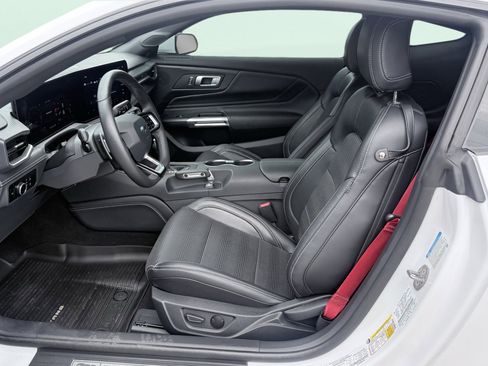 Used 2024 Ford Mustang GT Premium w/ GT Performance Package RWD image 3