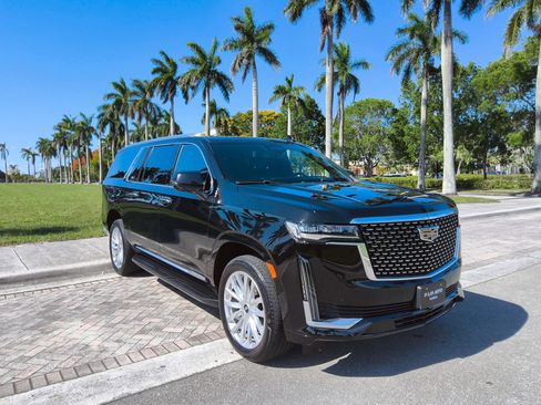 Used 2022 Cadillac Escalade ESV Luxury RWD image 1