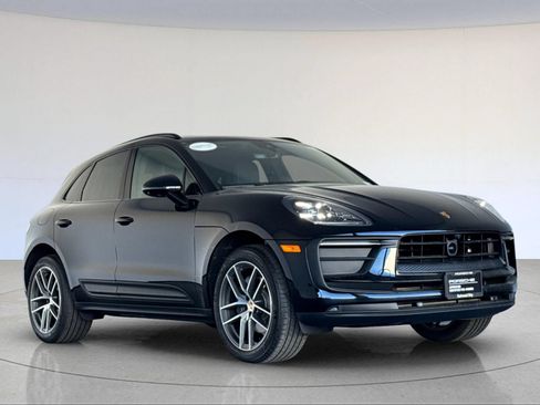 Certified 2026 Porsche Macan AWD/4WD image 10