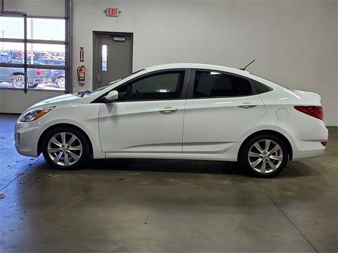 Used 2014 Hyundai Accent GLS w/ Option Group 2 image 7