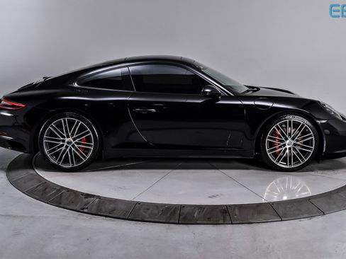 Used 2018 Porsche 911 Carrera S image 7