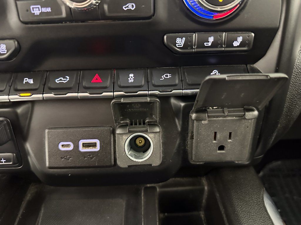 Used 2021 GMC Sierra 3500 Denali w/ Denali Ultimate Package AWD/4WD image 39