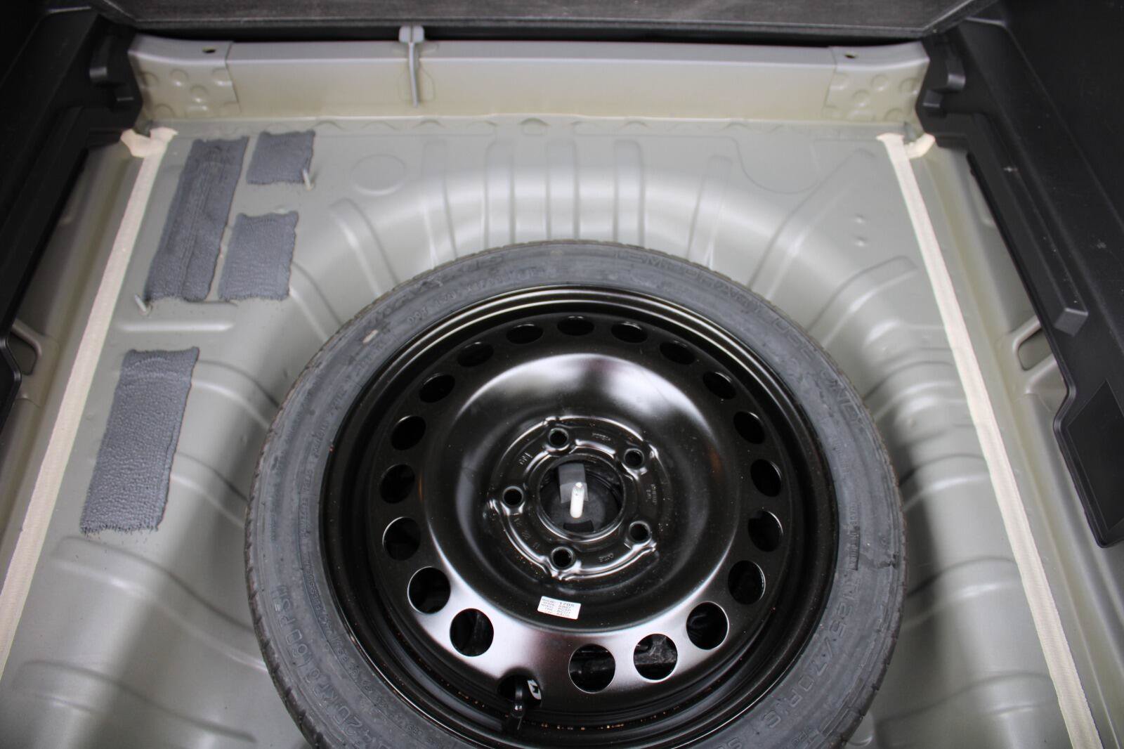 Used 2025 Chevrolet Trax LT FWD image 27