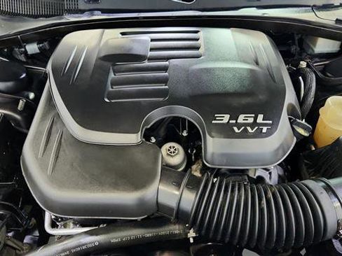 Used 2020 Dodge Charger SXT w/ Blacktop Package image 28