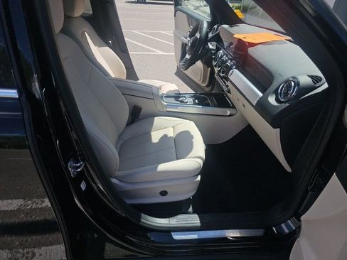 Used 2026 Mercedes-Benz GLB 250 image 12