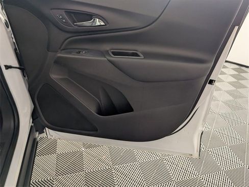 Used 2019 Chevrolet Equinox LT image 34