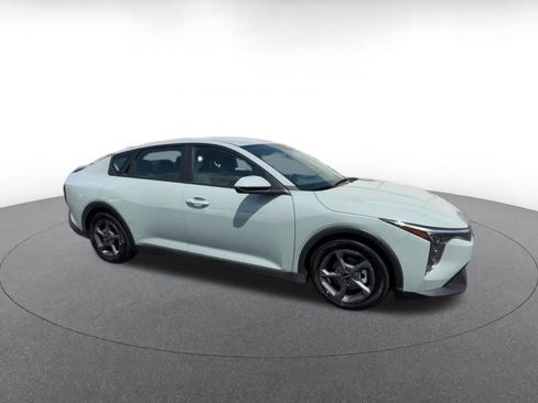 Used 2025 Kia K4 FWD image 2