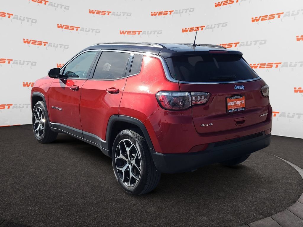 Used 2025 Jeep Compass Limited AWD/4WD image 3