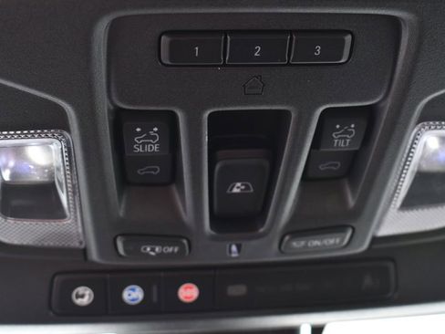 Used 2020 Chevrolet Silverado 3500 High Country AWD/4WD image 33