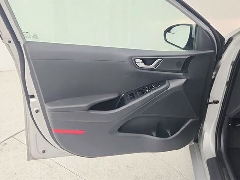 Used 2018 Hyundai Ioniq Blue image 23