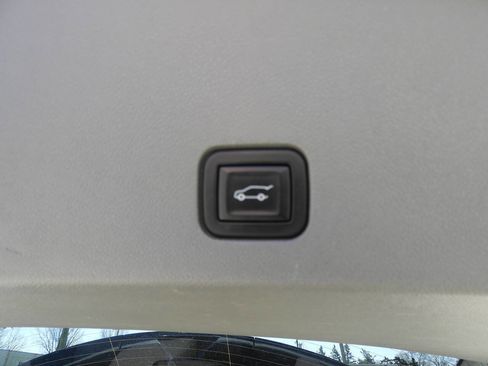 Used 2022 Cadillac XT6 Premium Luxury w/ Technology Package image 33