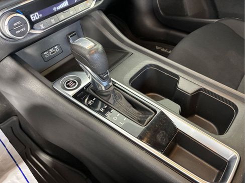 Used 2020 Nissan Sentra SV FWD image 32