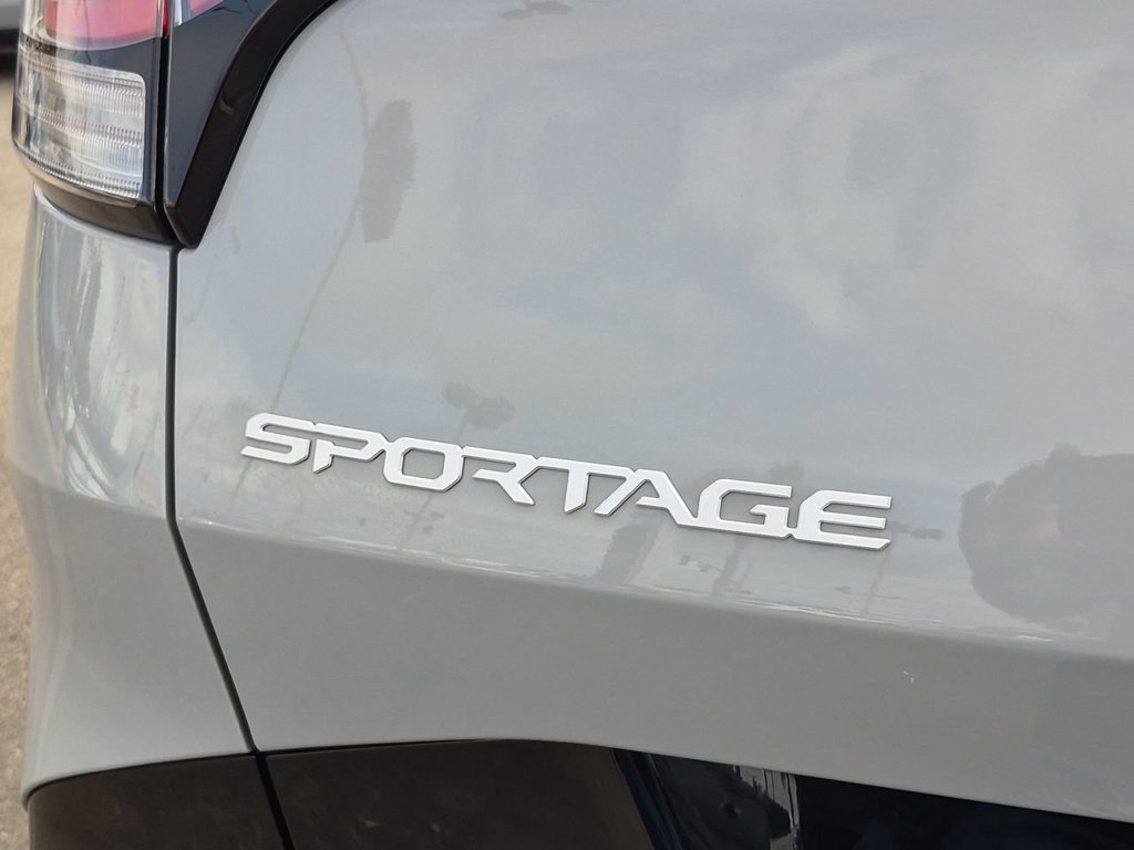 Used 2025 Kia Sportage SX FWD image 33
