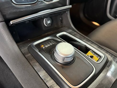 Used 2020 Chrysler 300 Touring w/ Sport Appearance Package image 27