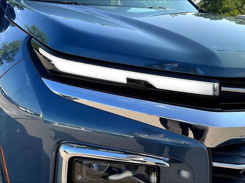 Used 2024 Chevrolet Traverse LT w/ Trailering Package FWD image 29