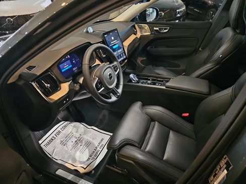 Certified 2026 Volvo XC60 T8 Ultra AWD/4WD image 18