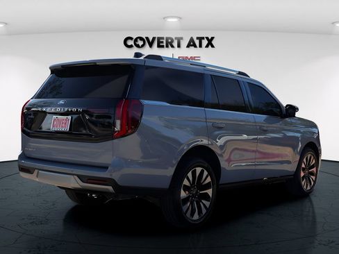 Used 2025 Ford Expedition Platinum w/ Driver's Package AWD/4WD image 7