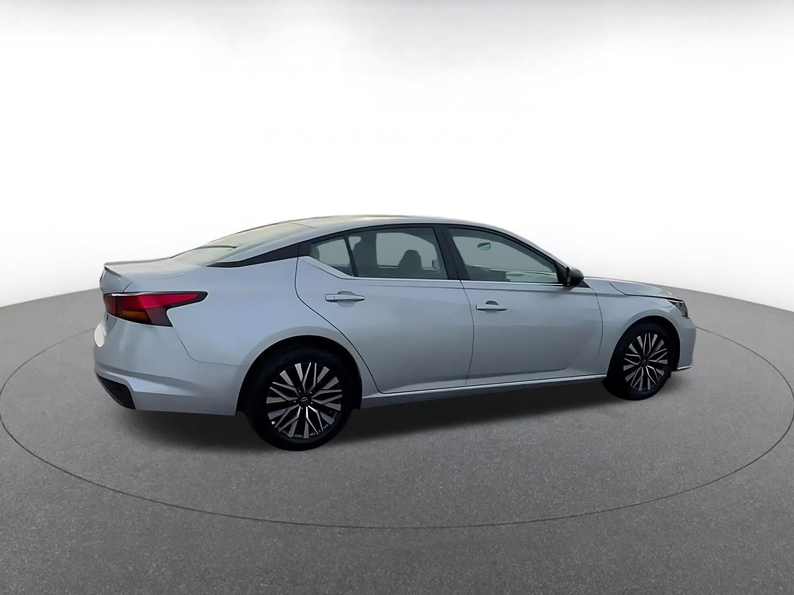 Used 2026 Nissan Altima 2.5 SV FWD image 14