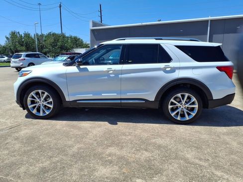 Used 2023 Ford Explorer Platinum RWD image 5