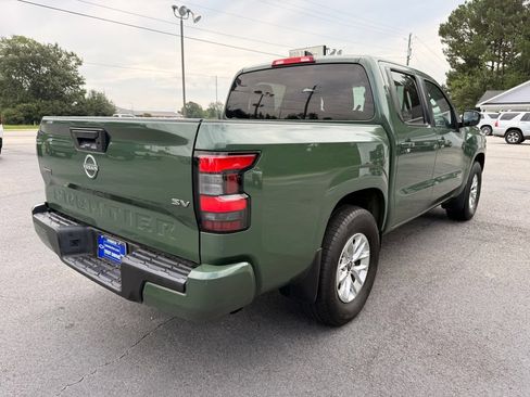 Used 2024 Nissan Frontier SV RWD image 5