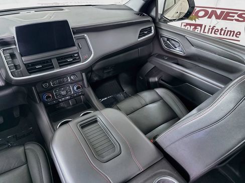 Used 2022 Chevrolet Suburban RST w/ Luxury Package AWD/4WD image 27