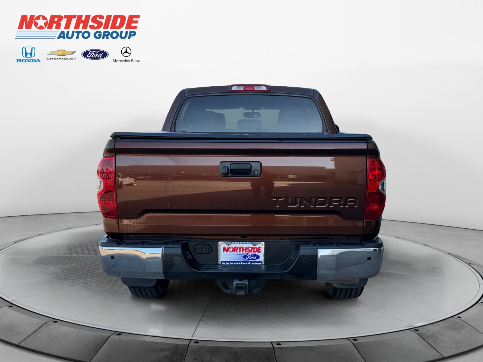 Used 2014 Toyota Tundra Limited w/ Limited Premium Package AWD/4WD image 6