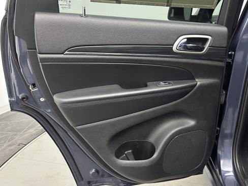 Used 2021 Jeep Grand Cherokee Limited w/ Luxury Group II image 25