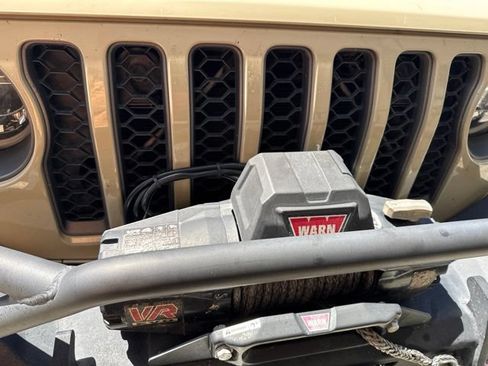 Used 2020 Jeep Gladiator Rubicon AWD/4WD image 3