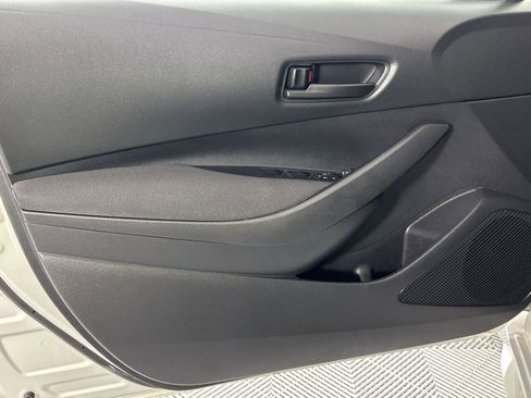Used 2025 Toyota Corolla LE FWD image 27