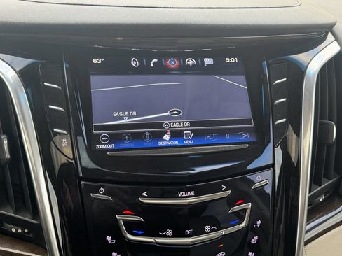 Used 2018 Cadillac Escalade Luxury image 23