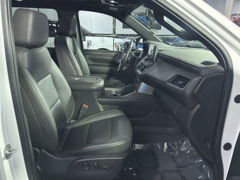 Used 2022 Chevrolet Suburban LT w/ LT Signature Package AWD/4WD image 26