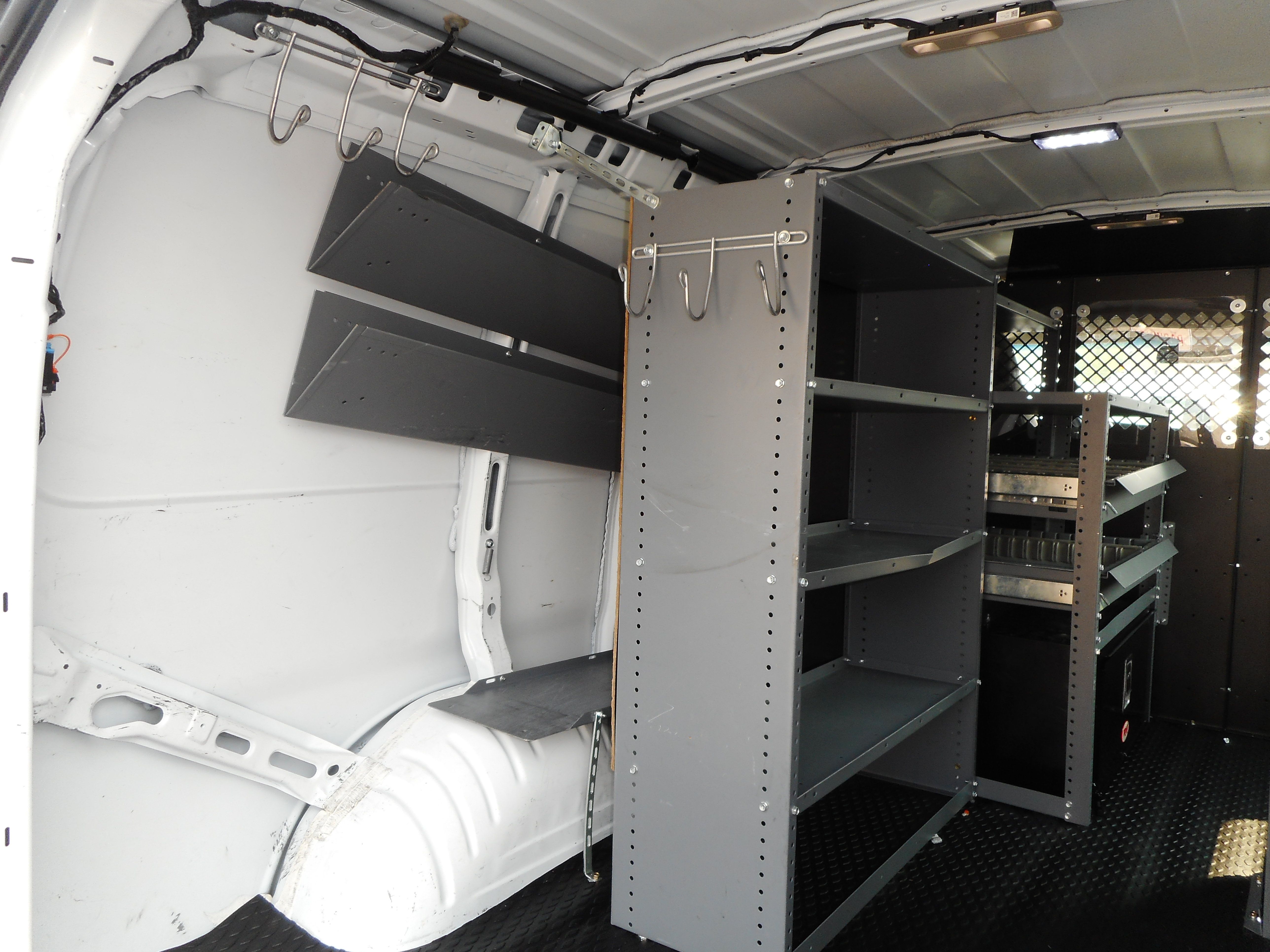 Used 2016 Chevrolet Express 2500 RWD image 19