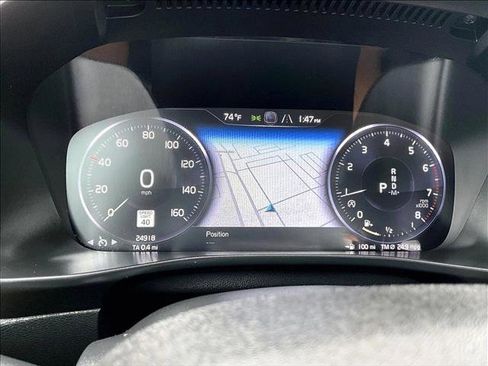 Used 2021 Volvo XC40 T4 Momentum w/ Premium Package image 22