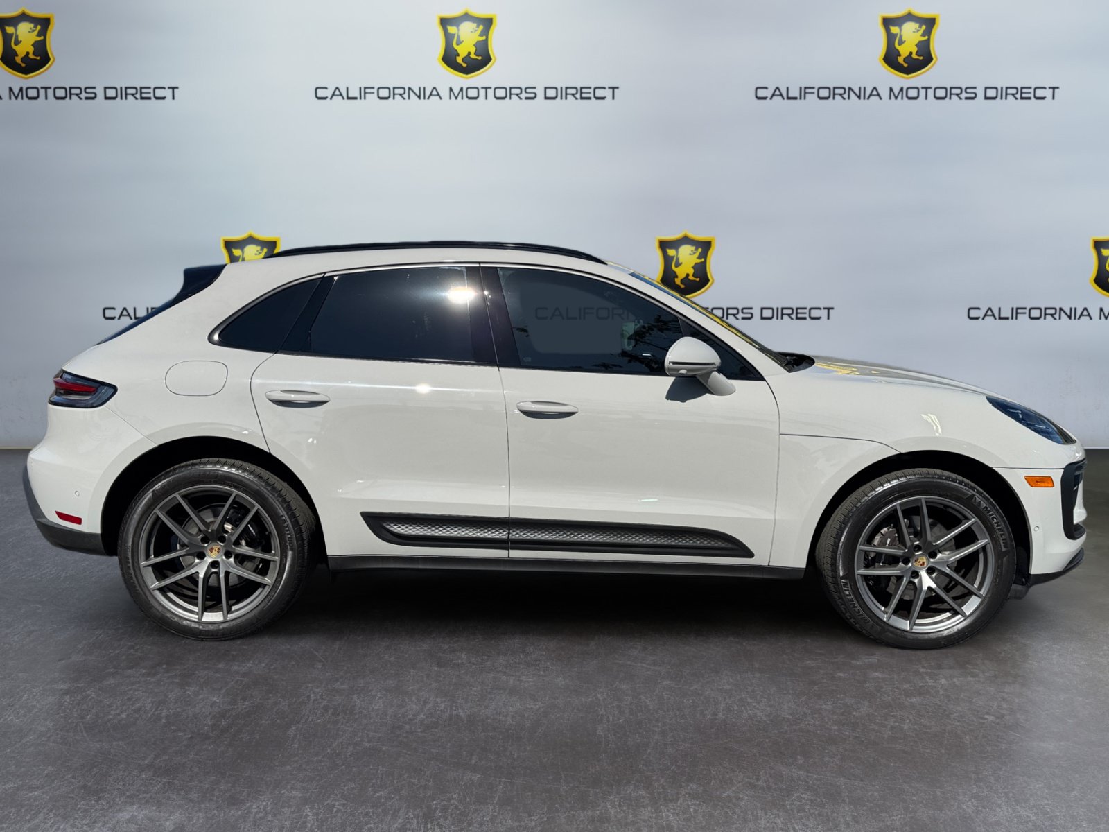 Used 2023 Porsche Macan w/ Premium Package Plus AWD/4WD image 6