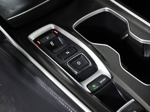 Used 2022 Honda Accord Touring image 16