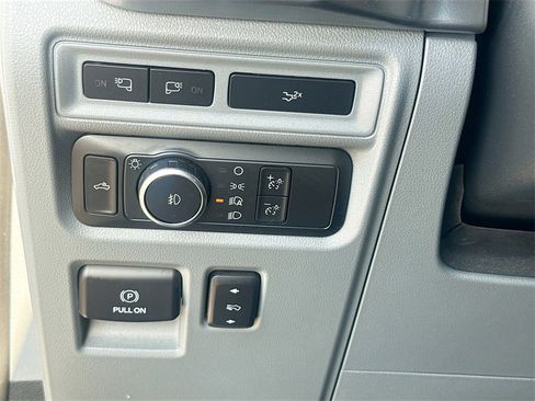 Used 2022 Ford F150 Lariat w/ Equipment Group 502A High image 10