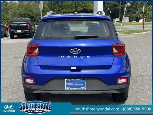 Certified 2025 Hyundai Venue SEL FWD image 7