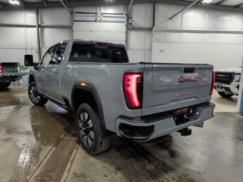 Used 2025 GMC Sierra 3500 AT4 w/ AT4 Premium Plus Package AWD/4WD image 4