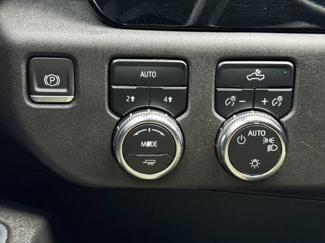 Used 2023 GMC Sierra 1500 SLE w/ Enhanced Capability Package AWD/4WD image 17