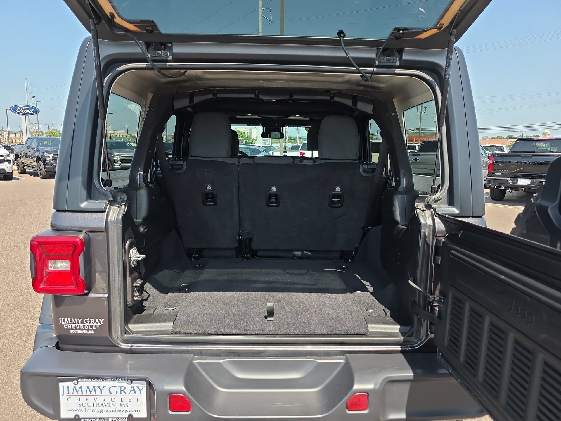 Used 2025 Jeep Wrangler Unlimited Rubicon AWD/4WD image 13
