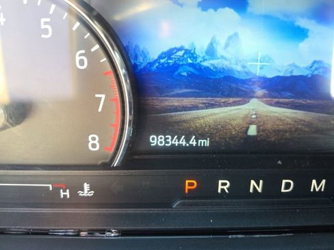 Used 2020 Ford Explorer XLT w/ Equipment Group 202A image 29