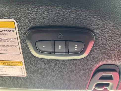 Used 2022 Jeep Wrangler Unlimited Sahara AWD/4WD image 25